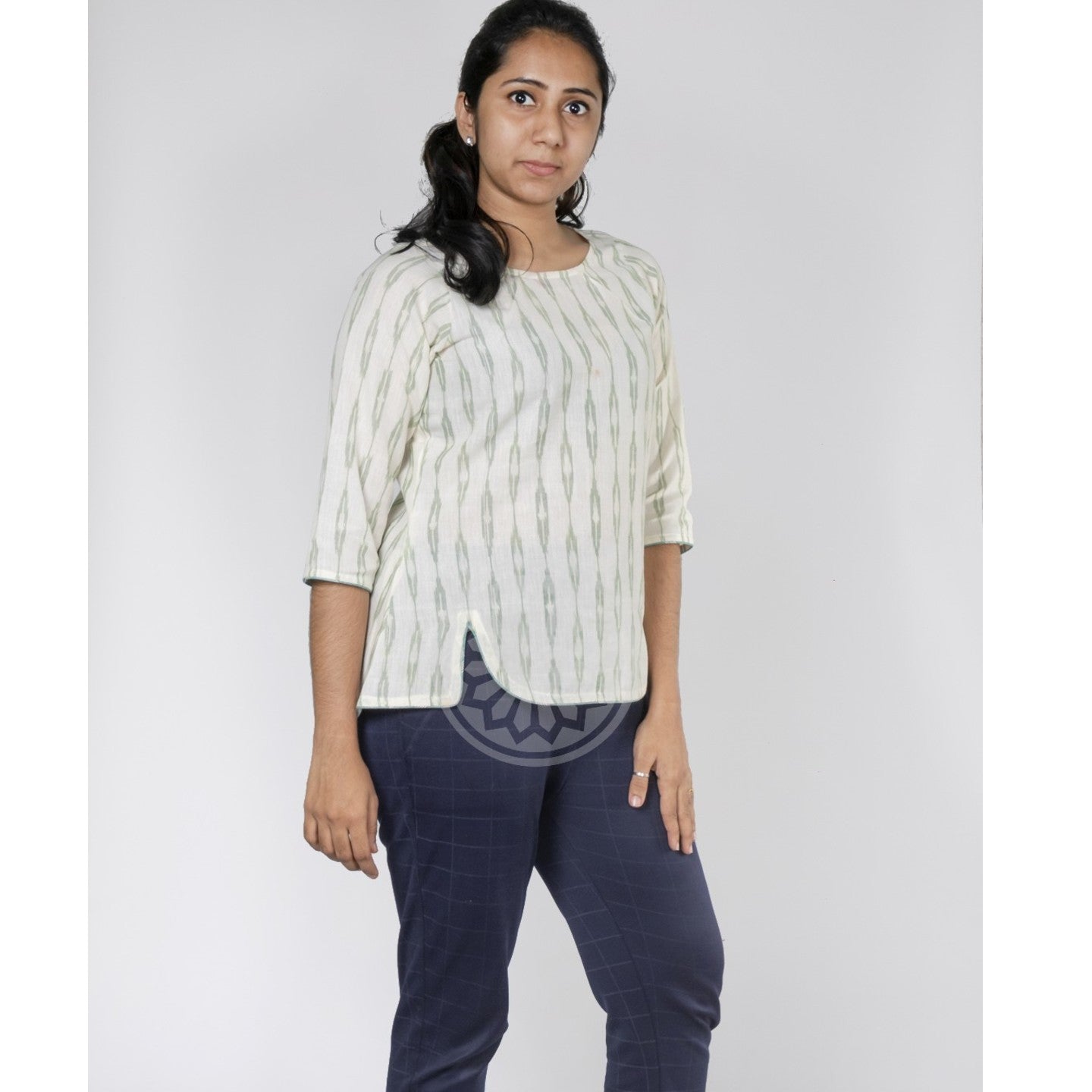 Short Ikat top - White