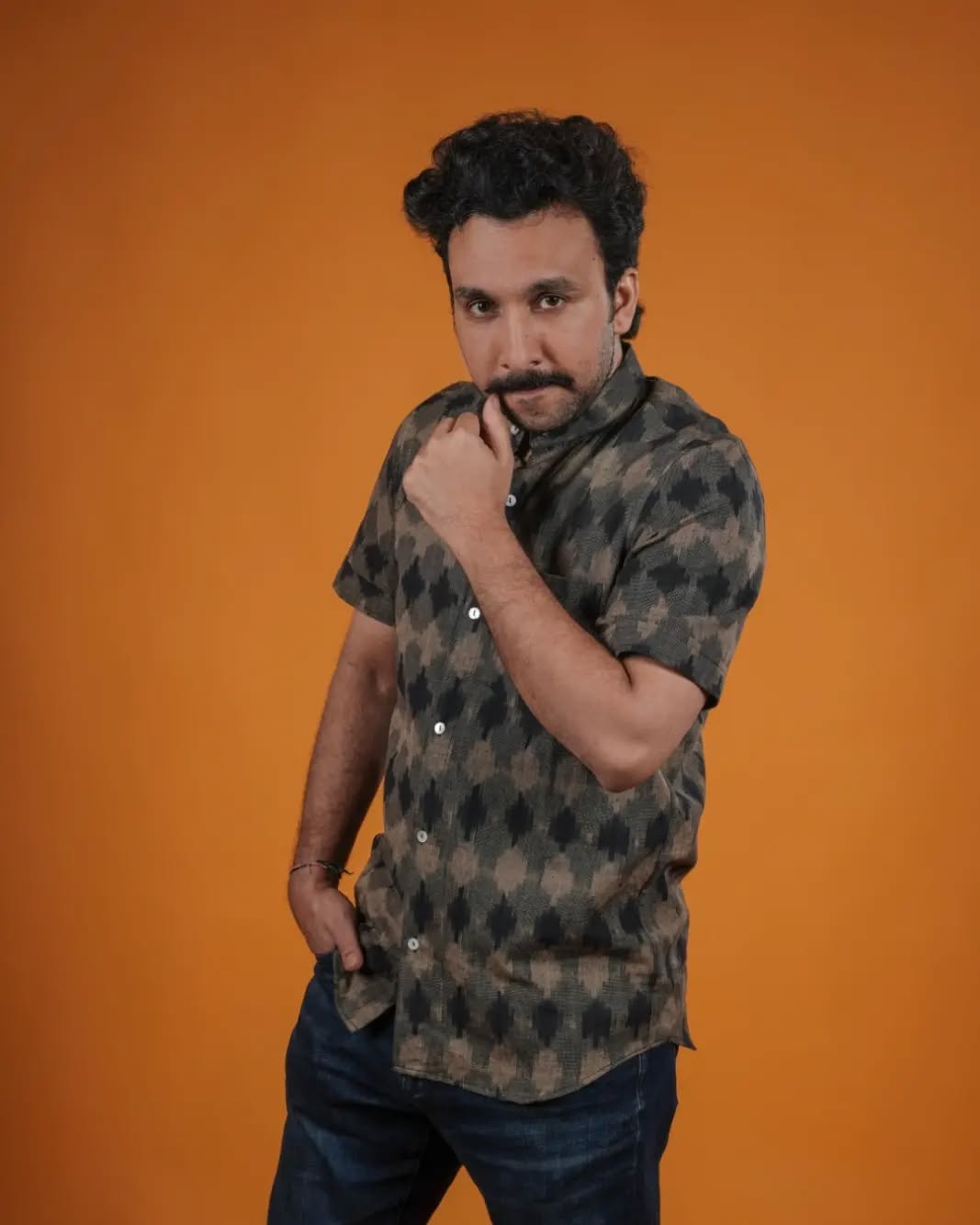 FATAFUT - Black Shirt