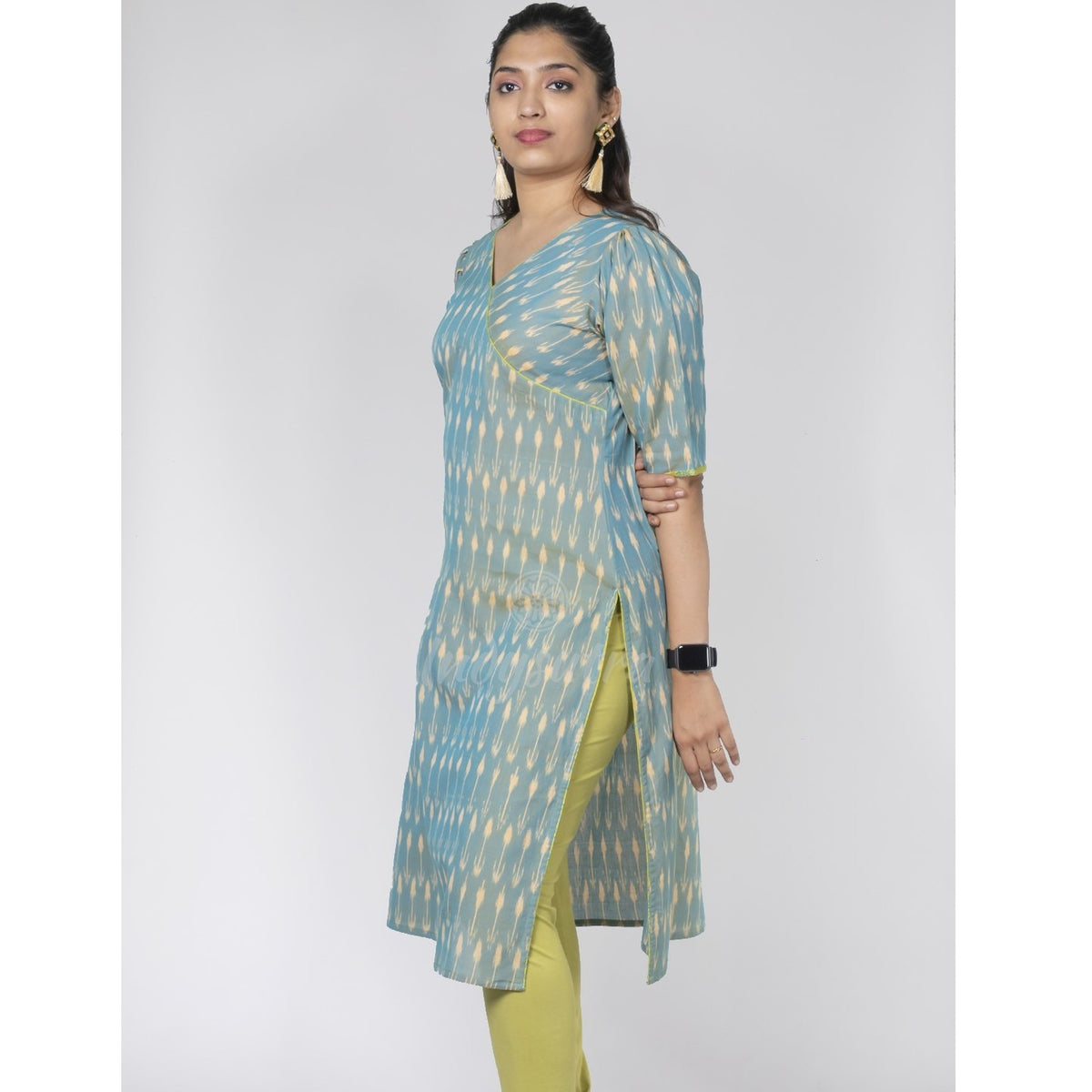 Embroidery Overlap Ikat Kurta - Green