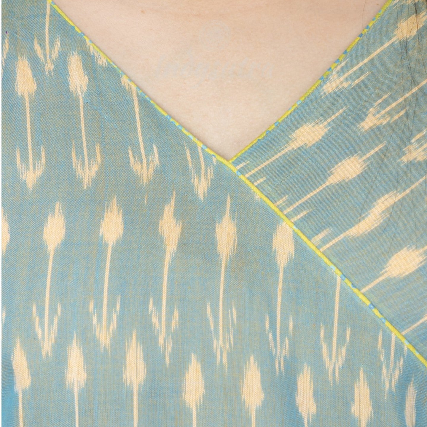 Embroidery Overlap Ikat Kurta - Green